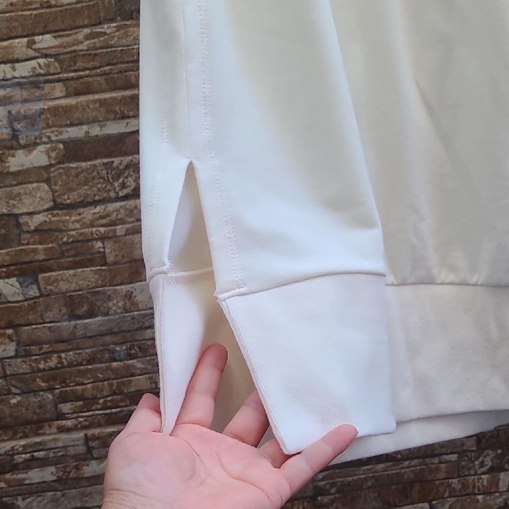 Top Athleta Women's White Muscle Tee - Picture 4 of 9